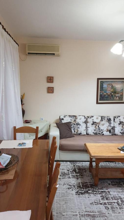 Valentina'S Apartment Tirana Bagian luar foto