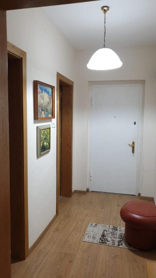 Valentina'S Apartment Tirana Bagian luar foto